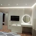 Ea's Luxury * Korce