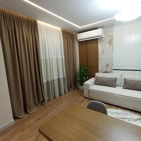 Ea's Luxury * Korce