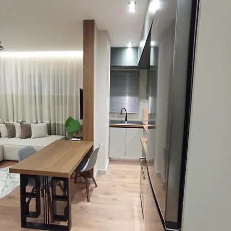 Ea's Luxury Apartment *